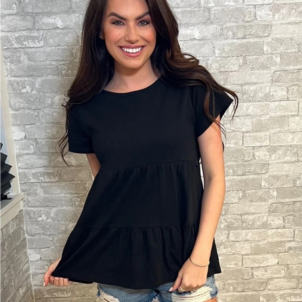 Nursing Queen Black Short Sleeve Nursing Top NWOT